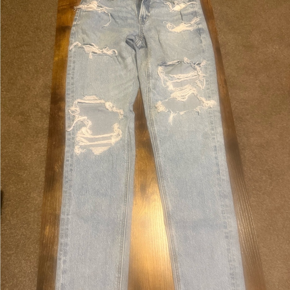 American Eagle Outfitters Light Wash Distressed Skinny Jeans